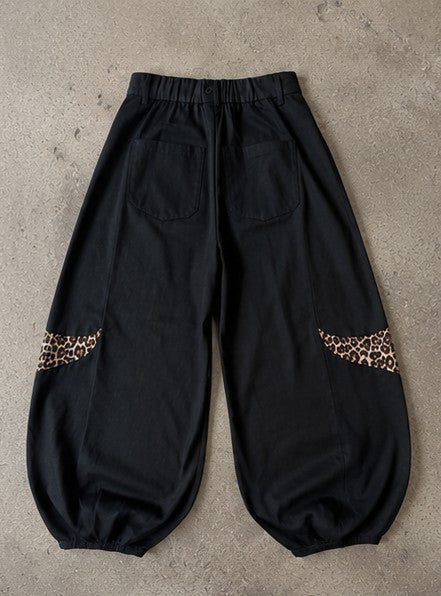 Leopard Baggy Pants – Schwarz
